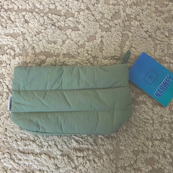 Narwey Handbags - Sage Green Puffy Makeup Bag